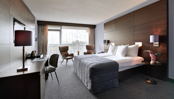 Hotelzimmer | Typ Komfort | Doppelbetten | Separates Badezimmer | Van der Valk Hotel Sassenheim - Leiden 