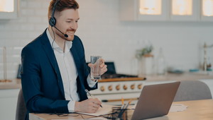 Podcast luisteren zakelijk